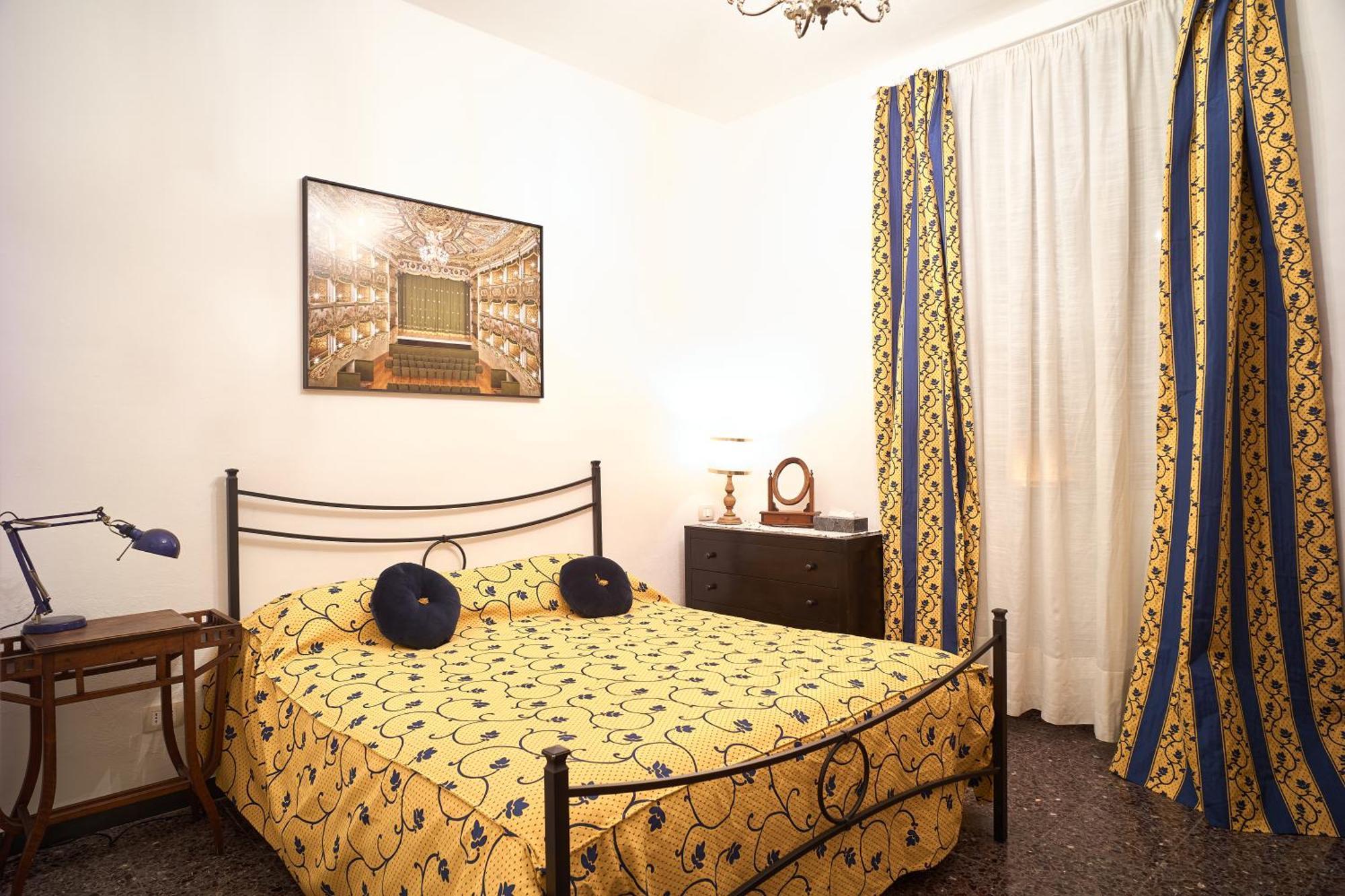 La Casa Fra La Storia E Il Mare Apartment Imperia Luaran gambar