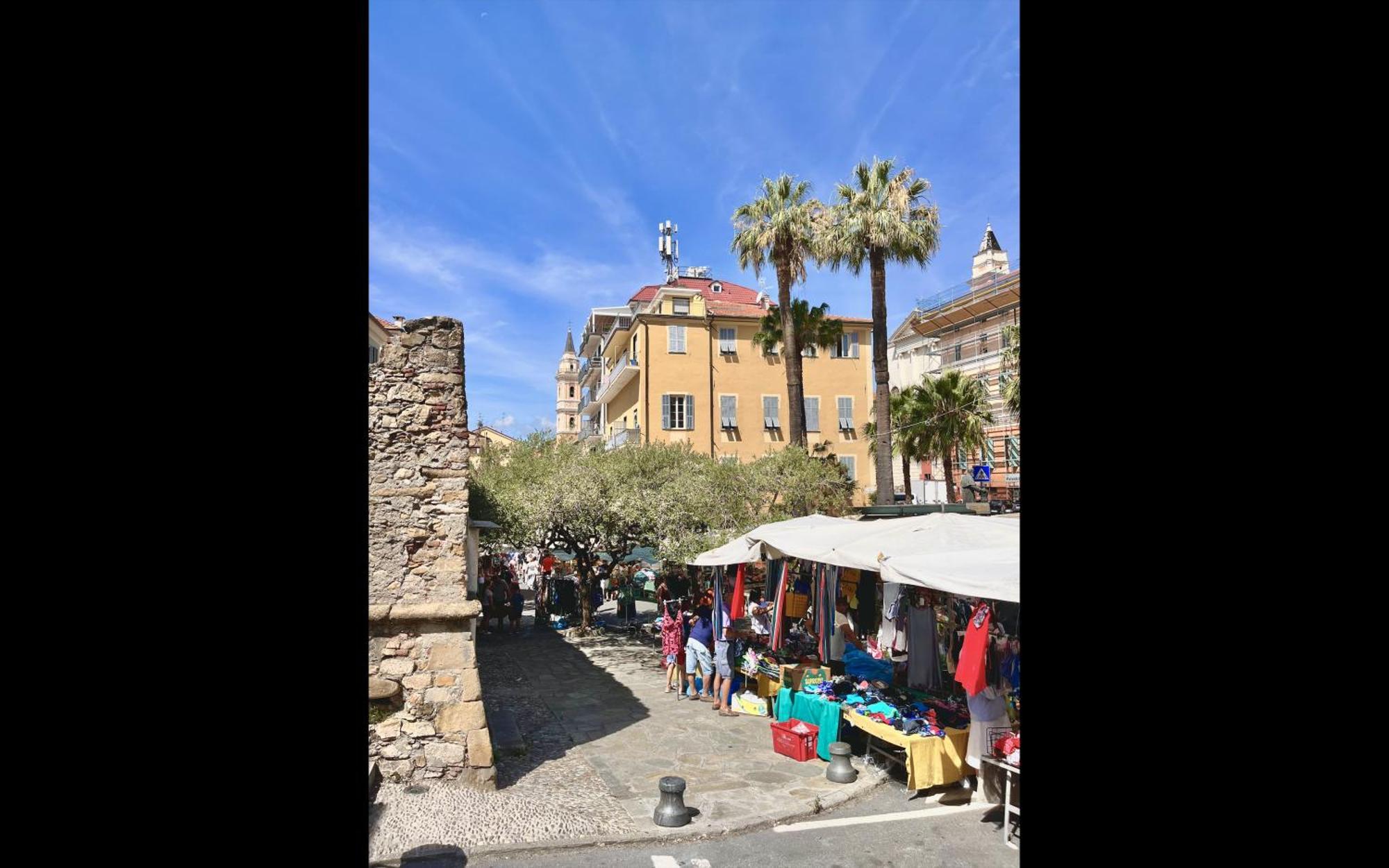 La Casa Fra La Storia E Il Mare Apartment Imperia Luaran gambar